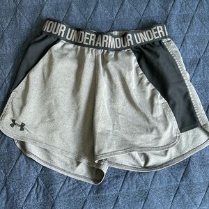 🌺Like new Under Armour athletic shorts